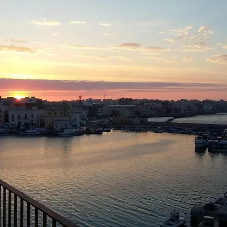 Palazzo De Tomasi Alojamento de Acomodação e Pequeno-almoço 2*