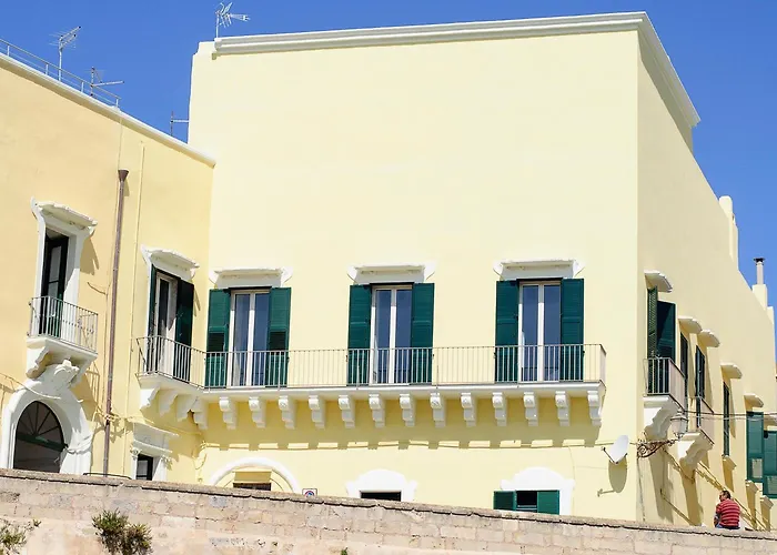 Palazzo De Tomasi 4*