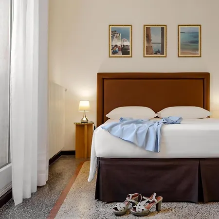Palazzo De Tomasi Bed & Breakfast