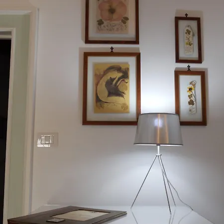 Palazzo De Tomasi 住宿加早餐酒店 4*