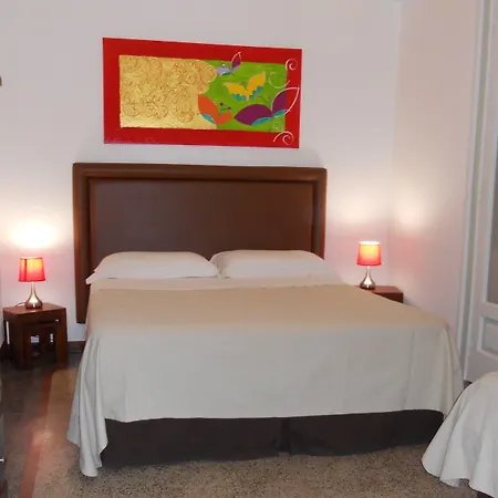 Palazzo De Tomasi 住宿加早餐酒店 加利波利