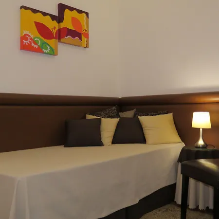 Palazzo De Tomasi 住宿加早餐酒店 4*