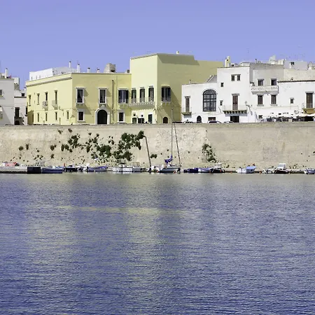 Palazzo De Tomasi Panzió 4*