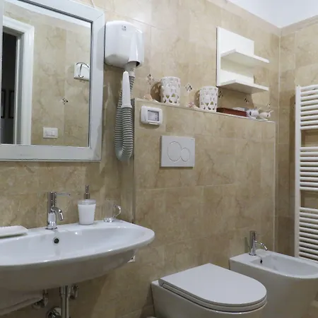 Palazzo De Tomasi 住宿加早餐酒店 4*