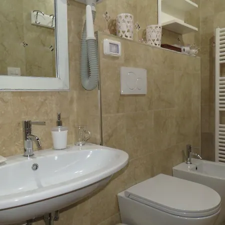 Palazzo De Tomasi 住宿加早餐酒店 加利波利