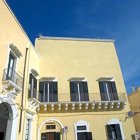 Palazzo De Tomasi 3*
