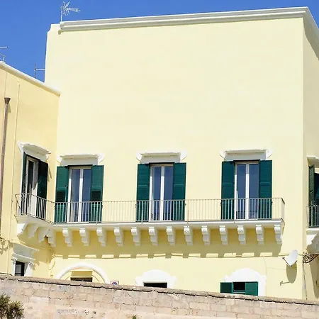Palazzo De Tomasi Nocleg ze śniadaniem