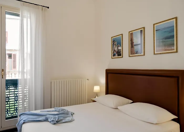 Palazzo De Tomasi Bed & Breakfast 4*