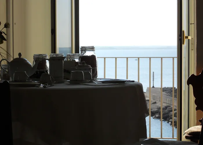 Palazzo De Tomasi 3*