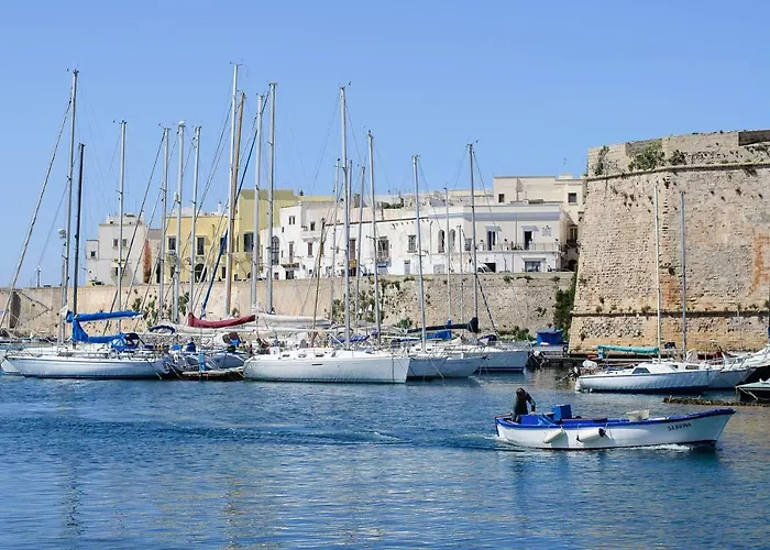 Palazzo De Tomasi Bed & Breakfast